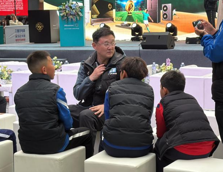 开云体育官网-孙继海遭暴击！足协发布青训改制意见，取消长约，天价赔偿金作古