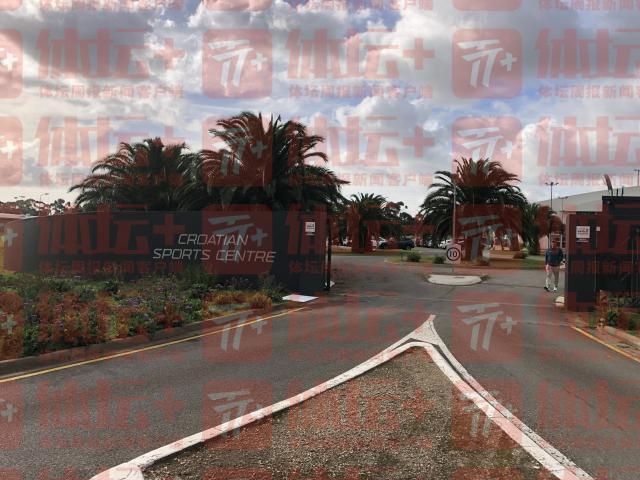 开云体育入口-中国女足进入世界杯节奏 孙雯亲自挂上助威横幅