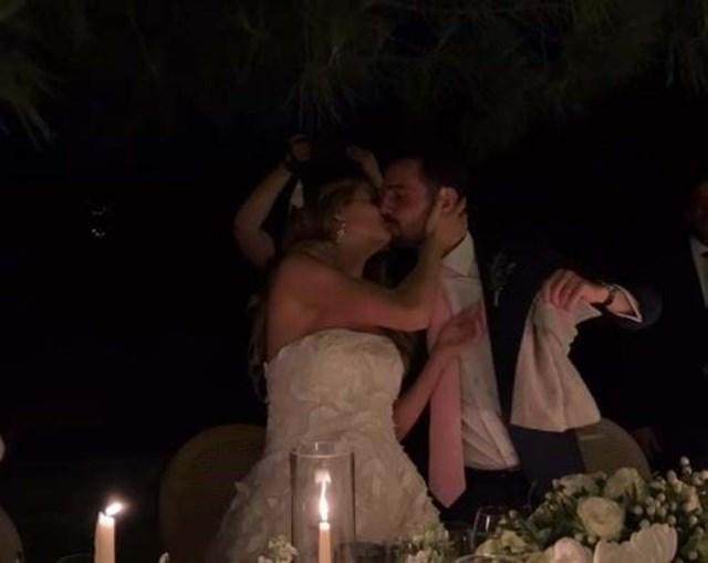 1689492161695045102.jpg 开云体育官网-B席月初结婚 妻子怀孕6个月 或先租后买加盟巴萨?