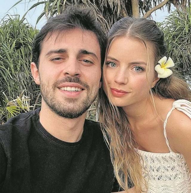 1689492369871000712.jpg 开云体育官网-B席月初结婚 妻子怀孕6个月 或先租后买加盟巴萨?