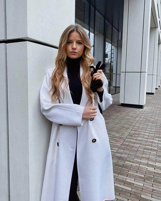 1689492520979086194.jpg 开云体育官网-B席月初结婚 妻子怀孕6个月 或先租后买加盟巴萨?