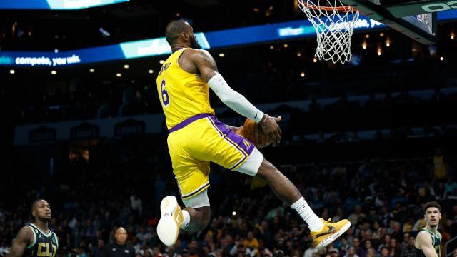 开云体育官网-38岁生日后返老还童？詹姆斯连续40+追上飞人乔丹