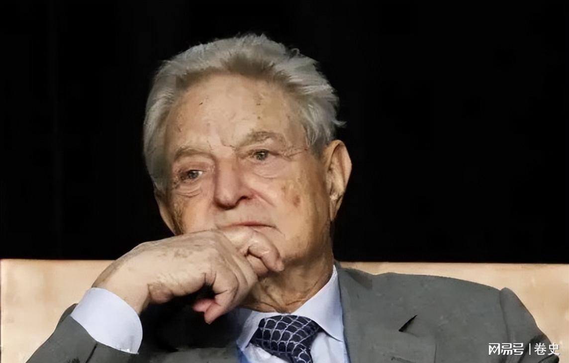 开云体育官网-“治港败类”曾荫权：治理香港7年，为何却在卸任后，获刑20个月